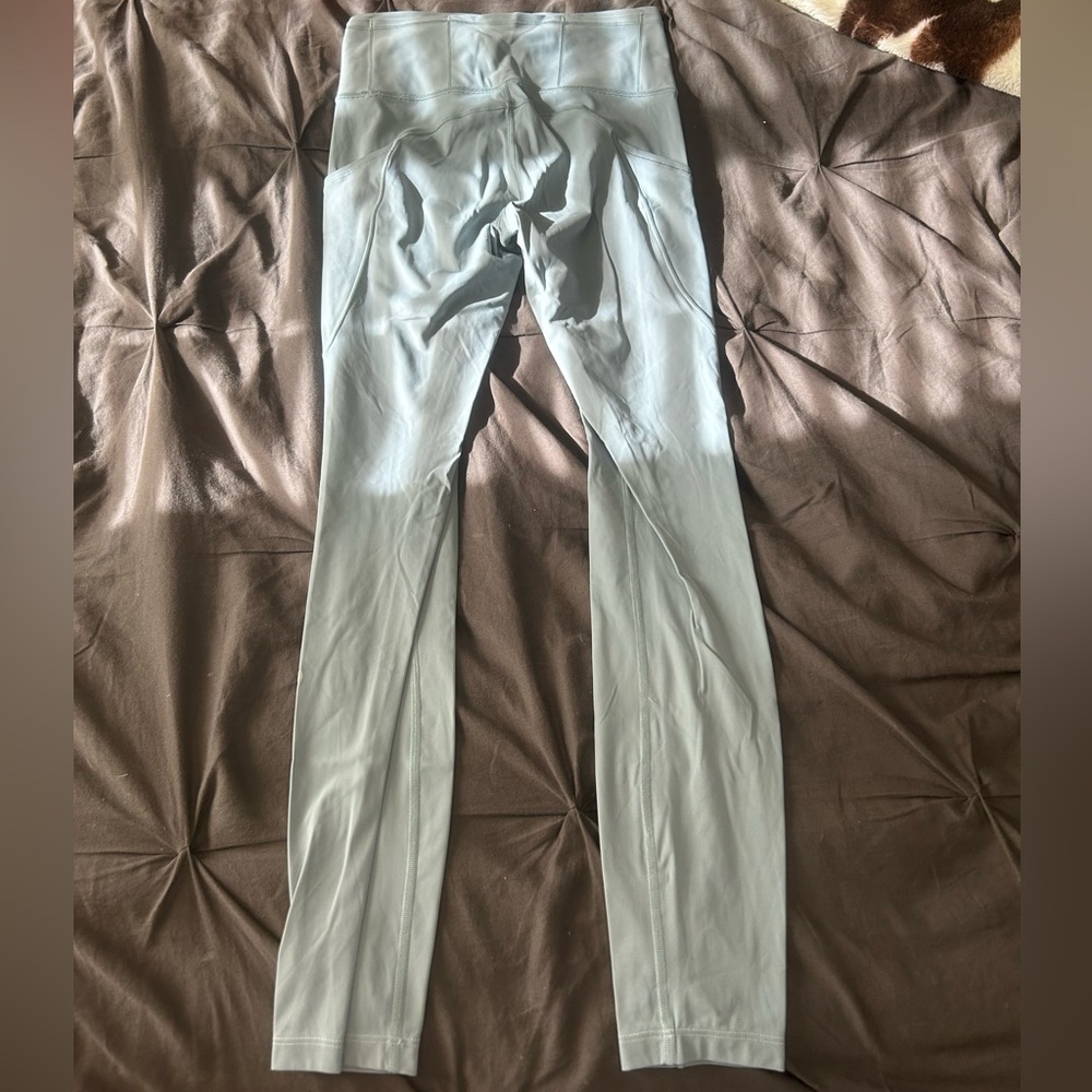 Lululemon size 6 leggings 28”